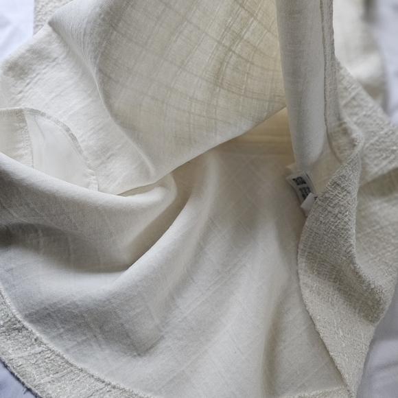 Zara Cream Textured Garment with Gold Accent - Picture 6 of 10